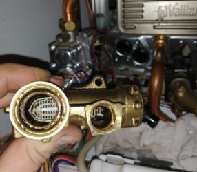 Ремонт газового котла Vaillant turboTEC plus VUW